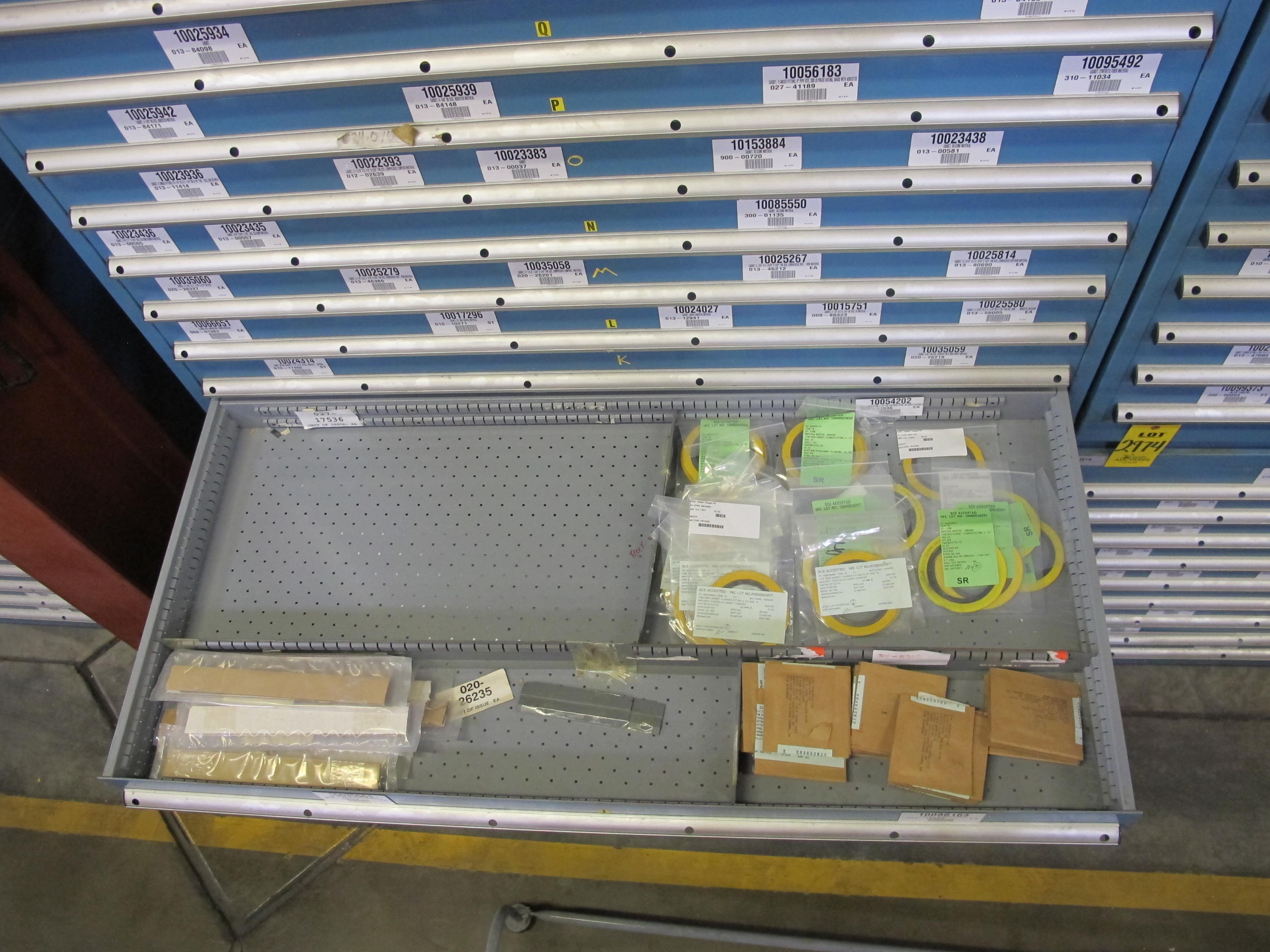 LISTA HEAVY DUTY 9-DRAWER PARTS CABINET W/ CONTENTS (W-50) LOADING & HANDLING FEE $25-